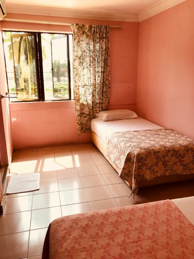 Hotel Cahaya Tanjong Malim Bagian luar foto